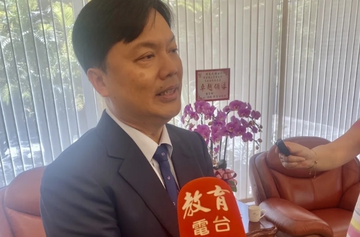 國立宜蘭大學今天(1日)舉辦「第七任校長就職暨新任主管布達典禮」，由國立宜蘭大學生物技術與動物科學系陳威戎特聘教授接任校長。