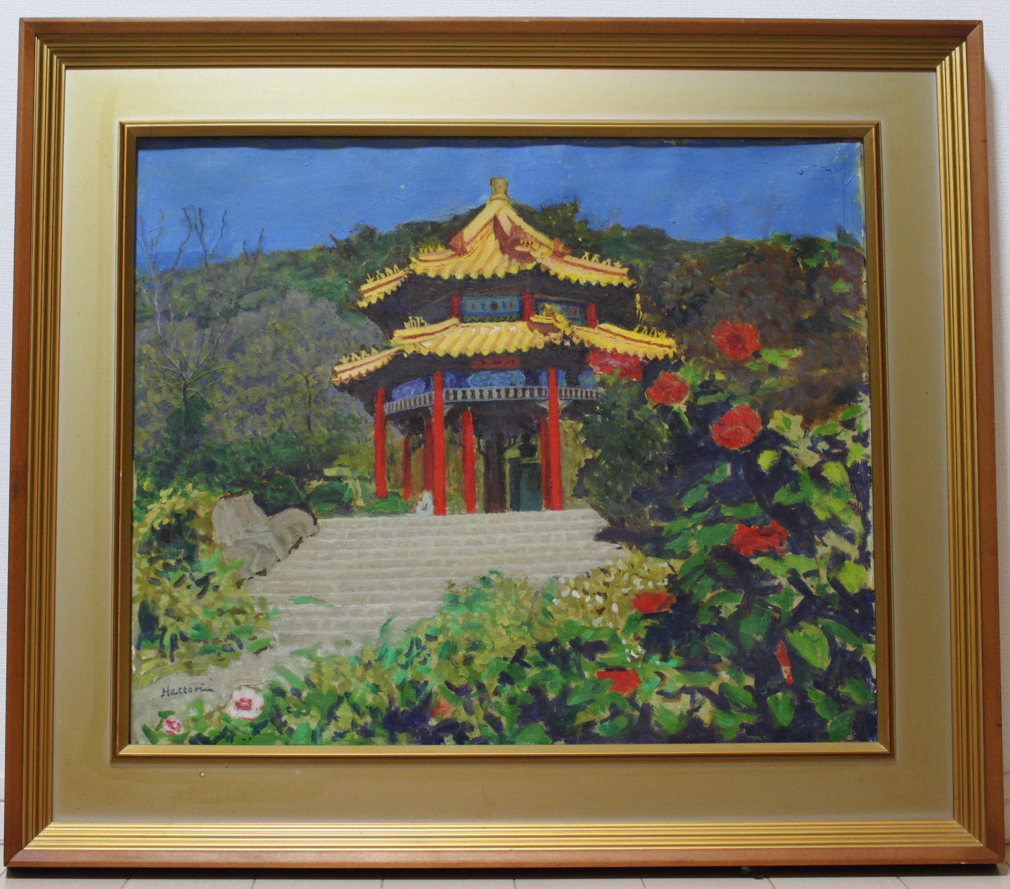 戰後受邀來台時創作的油畫《台灣風景（陽明山國家公園）涼亭內有蔣介石像，服部雄次郎提供